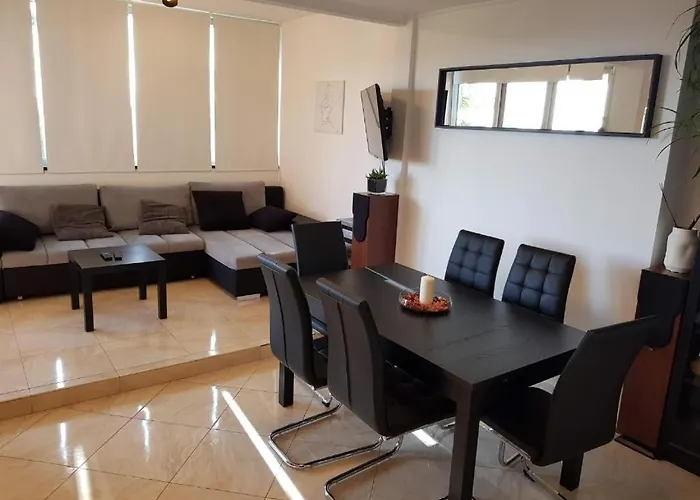With A Parking Space - 22348 Umag